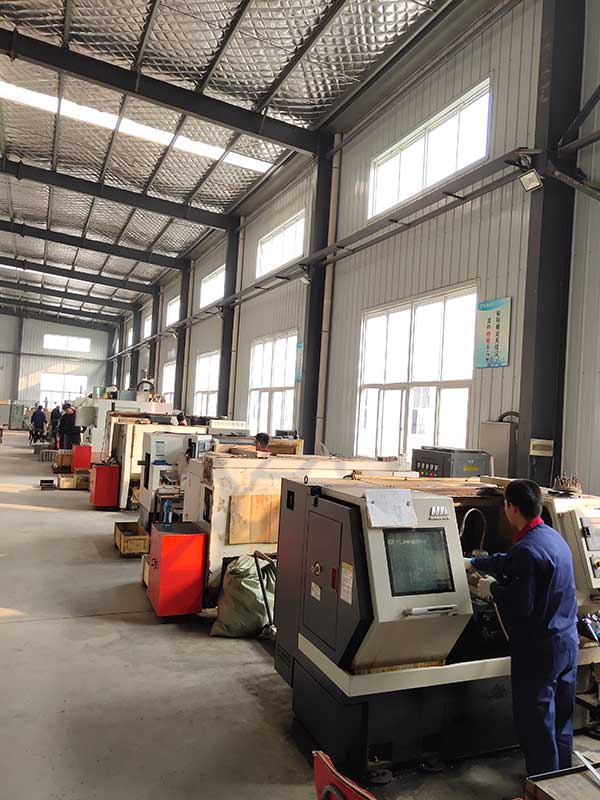 配件數控加工中心(圖3) 聚氨酯發泡設備組件數控生產中心