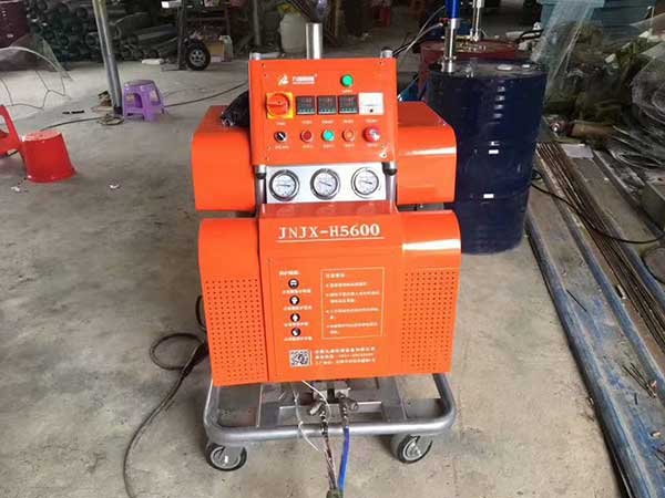 雕塑表面聚脲噴涂(圖2) 雕塑表面聚脲噴涂設備