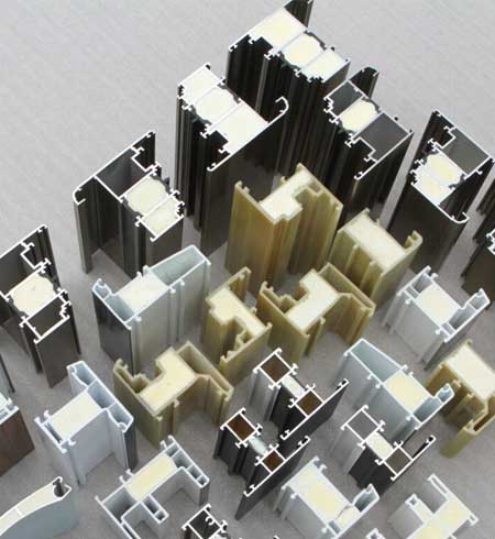 聚氨酯泡沫噴涂 聚氨酯泡沫發泡機(圖1) 斷橋鋁灌注聚氨酯泡沫噴涂案例