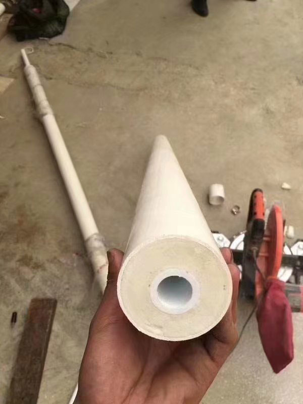 聚氨酯管材發(fā)泡機(jī)(圖1) 聚氨酯管材發(fā)泡機(jī)澆注案例