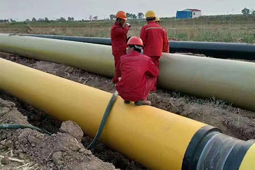 設備管道保溫發泡澆注聚氨酯施工噴涂機(圖5) 設備管道保溫發泡澆注聚氨酯施工案例