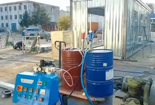 移動房屋用保溫噴涂聚氨酯小型噴涂機(圖2) 移動房屋用保溫噴涂聚氨酯案例