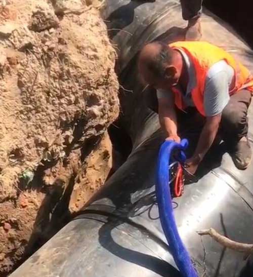 直埋型聚氨酯保溫管現場補口(圖2) 直埋型聚氨酯保溫管現場補口案例