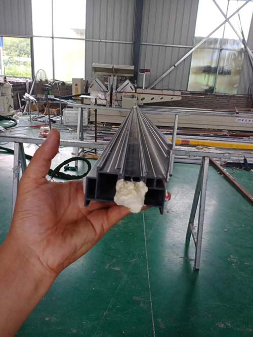 鋁型材填充發泡機(圖6) 鋁型材填充發泡機(圖6)