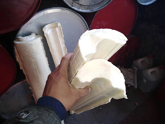 硬質聚氨酯瓦殼(圖2) 硬質聚氨酯瓦殼澆注